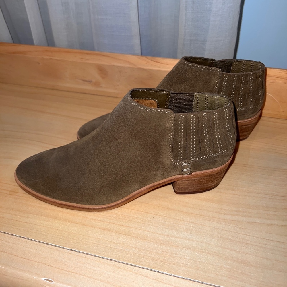 Dolce Vita ankle boots